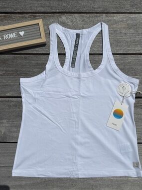 Vuori Women's Lux Racerback Tank Top white size Medium NWT